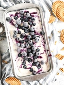 Blueberry-Creamcheese-Ice-Heidelbeer-Frischkäse-Eis