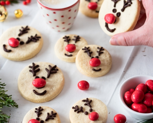 red nosed reindeer cookies